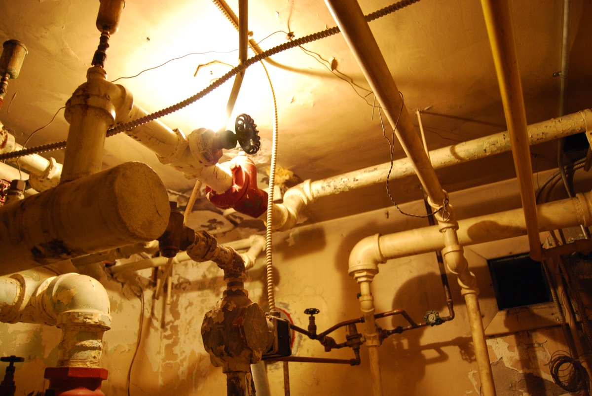 Professional piping and plumbing services
